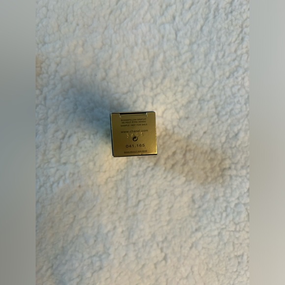 CHANEL Sublimage Eye Cream NEW IN BOX - Picture 2 of 6